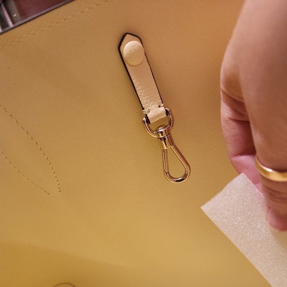 Kate Spade Lemon Tote Bag - Picture 12 of 13